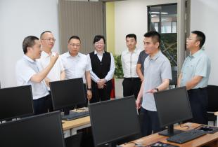 通川区人社局牟军主任一行莅临盛鼎物业调研指导